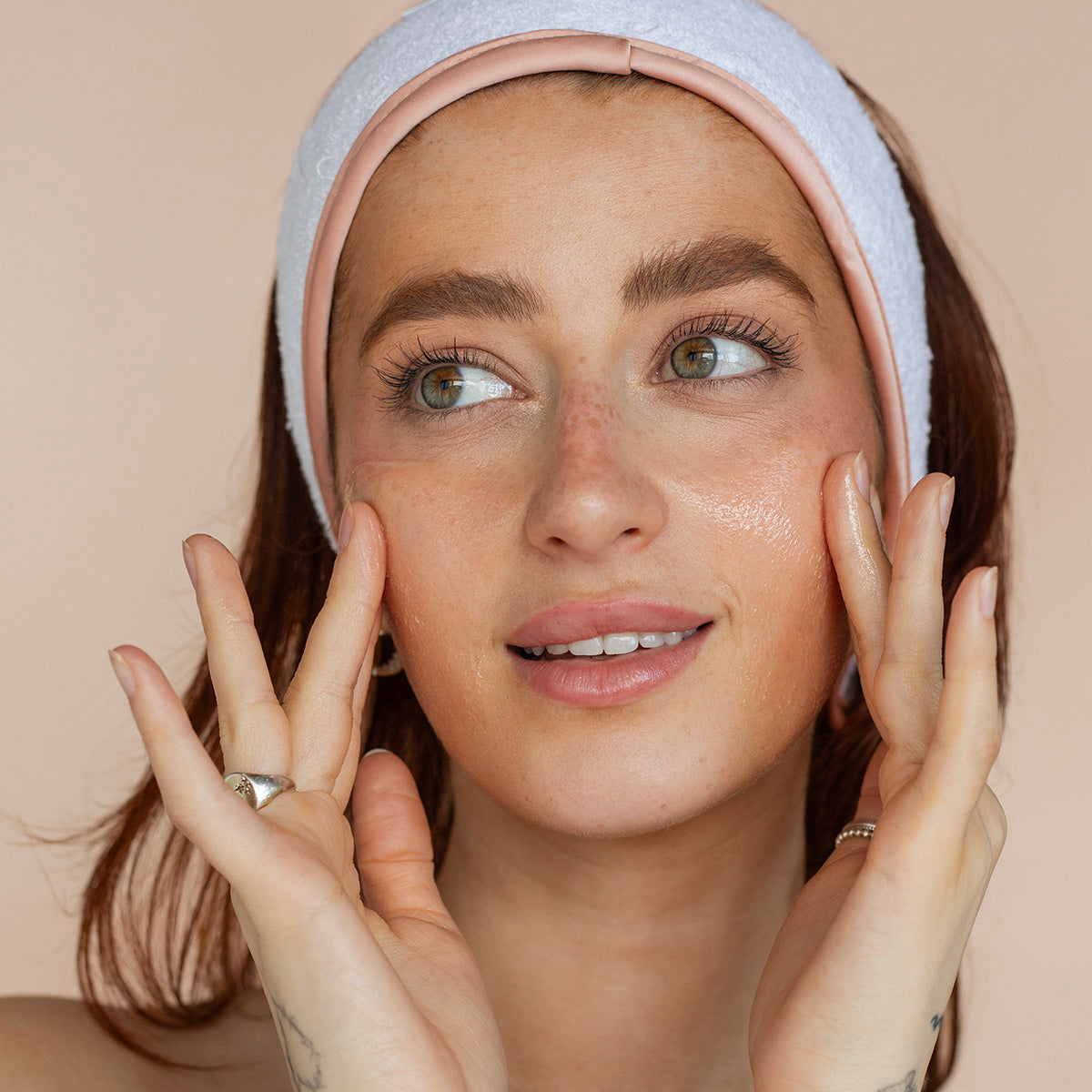 Baume démaquillant nettoyant BKIND Makeup removing cleansing balm
