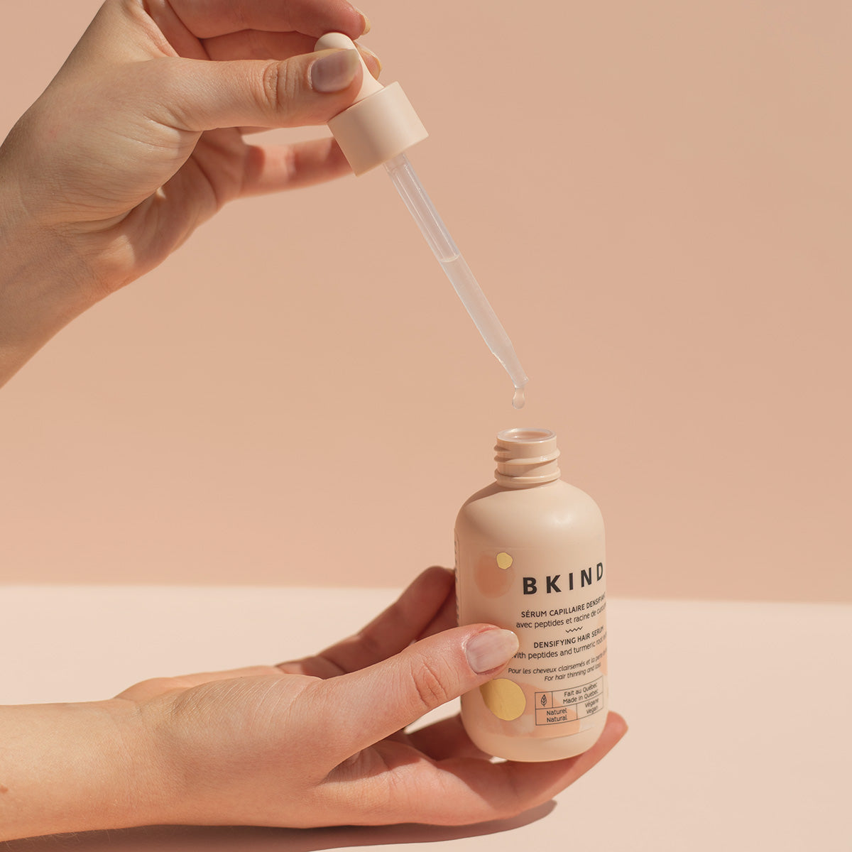 Sérum capillaire densifiant avec peptides et racine de curcuma