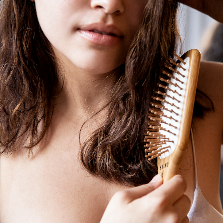 *Imparfait* Brosse à cheveux en bambou