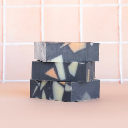 Package-free body soap - The &quot;Everything&quot; soap