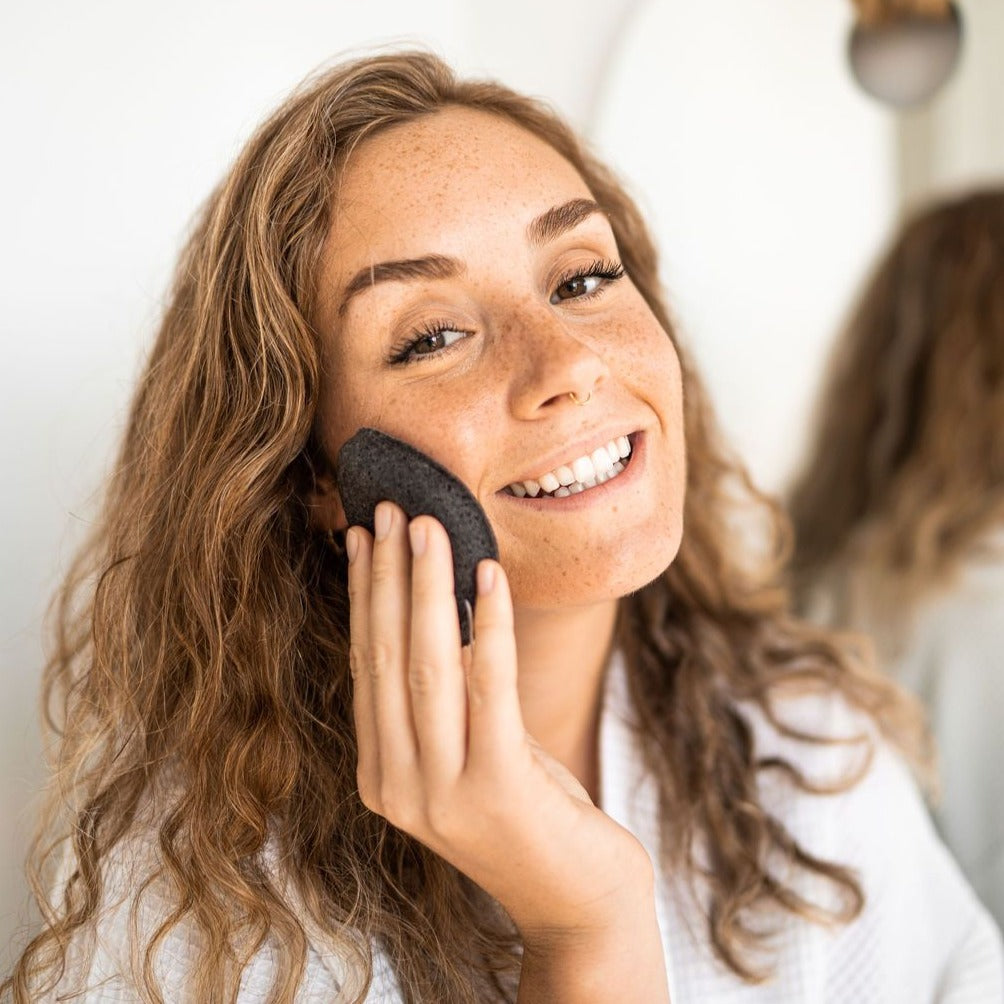 Purifying Konjac Sponge - Bamboo Charcoal bkind